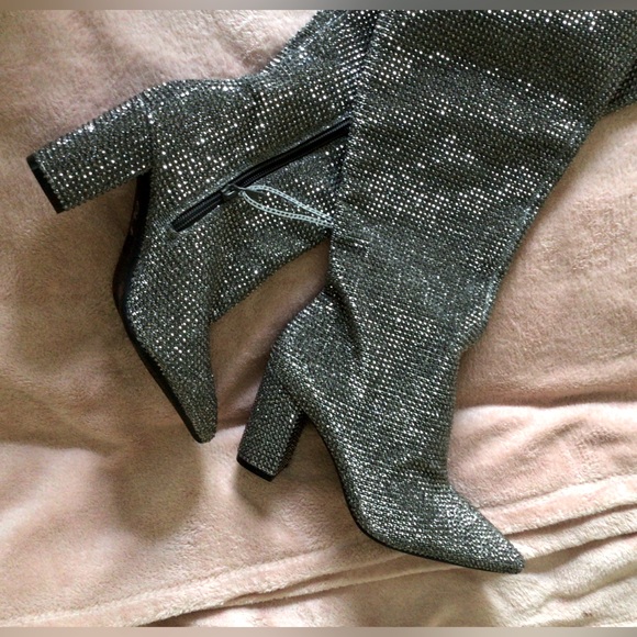 SOLD🚫🆕 GIANNI BINI QUEEN -BEE RHINESTONE OVER THE KNEE BOOTS(Sz 6.5) - Picture 5 of 16